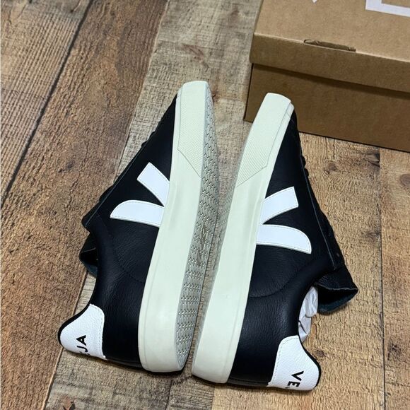 VEJA CAMPO CHROMEFREE LEATHER BLACK WHITE new with box